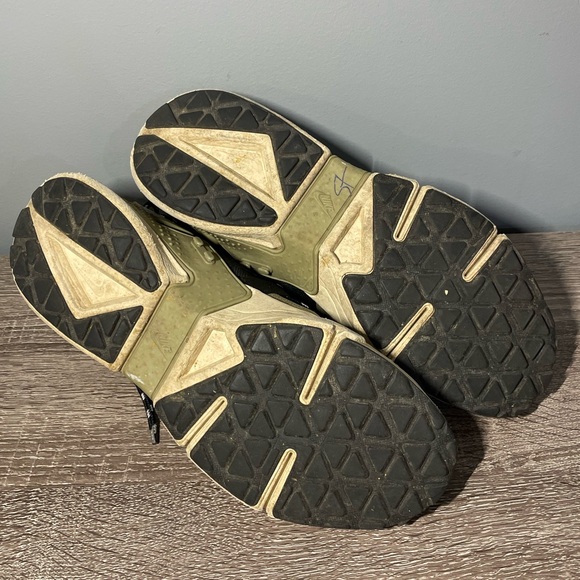 Nike Air Huarache Gripp Run Zip Sneaker Men Sz 9.5 Olive Black Round Toe Lace Up - Picture 7 of 7